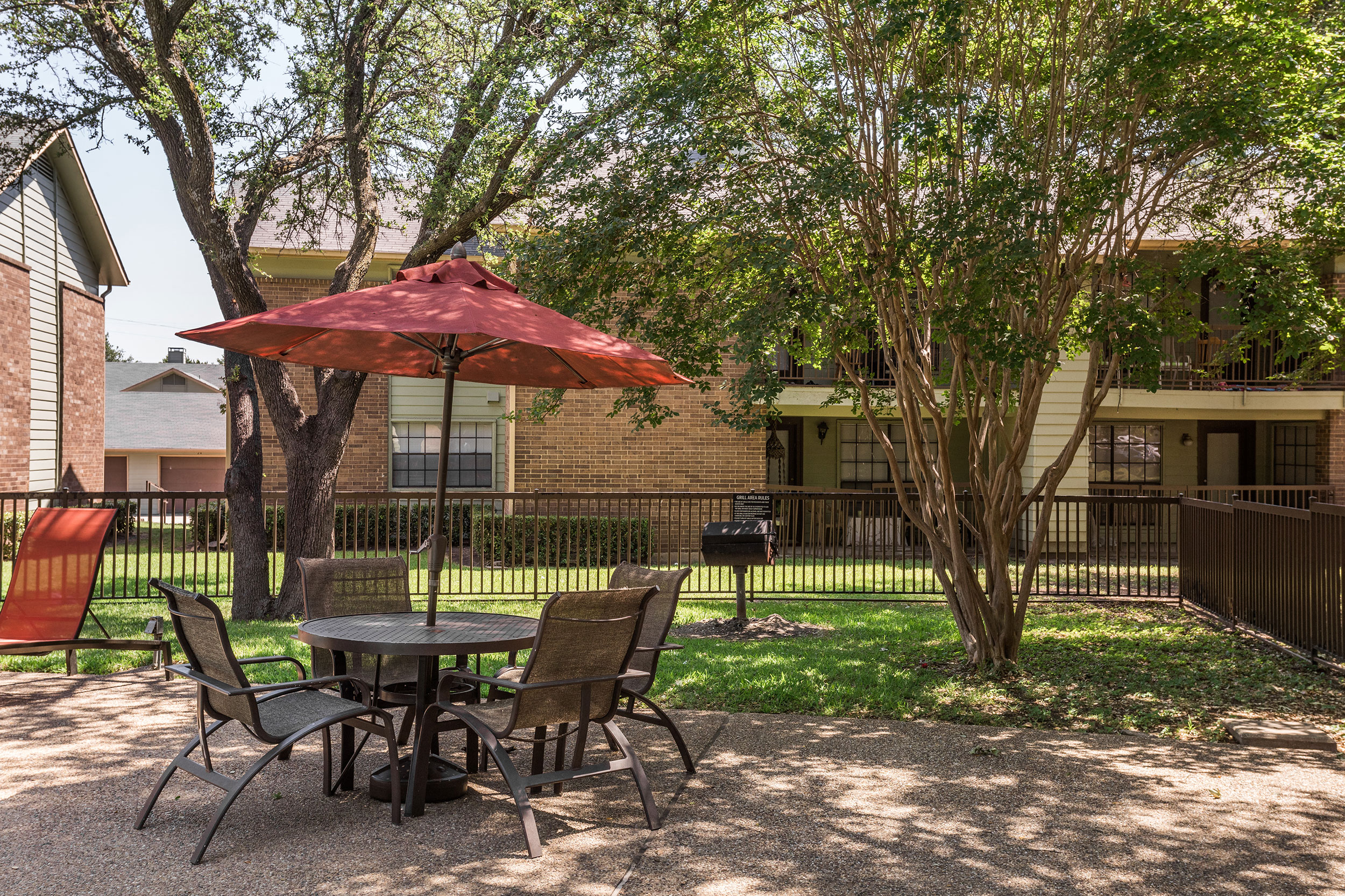 Fox Trails Apartment Homes IRT Living